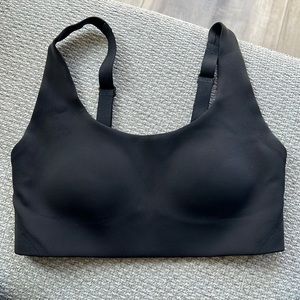 Black Lululemon size 4 a/b cup bra SUPER comfy just not my size!